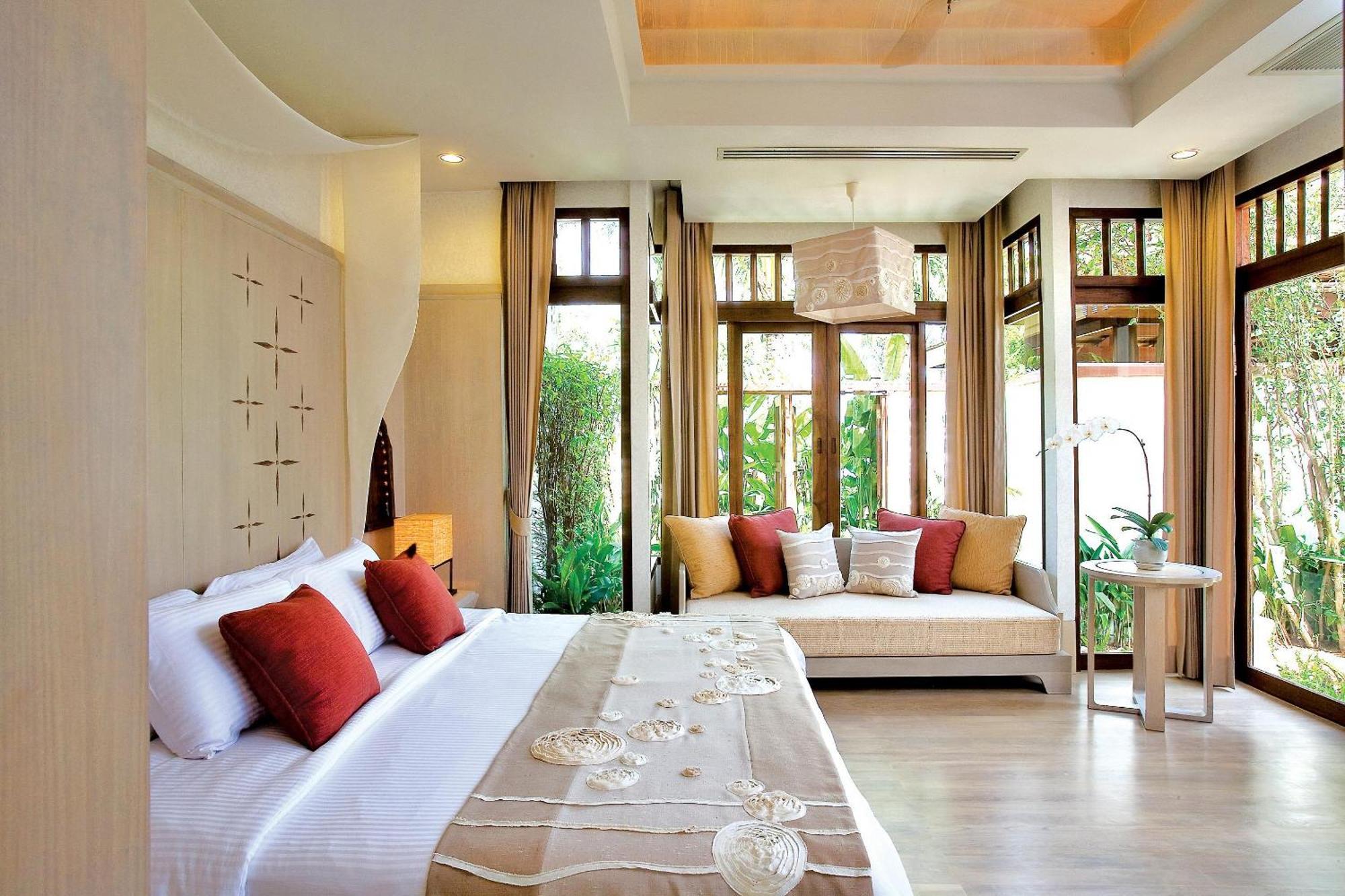 Presidential Suite Round Trip Airport Transfer