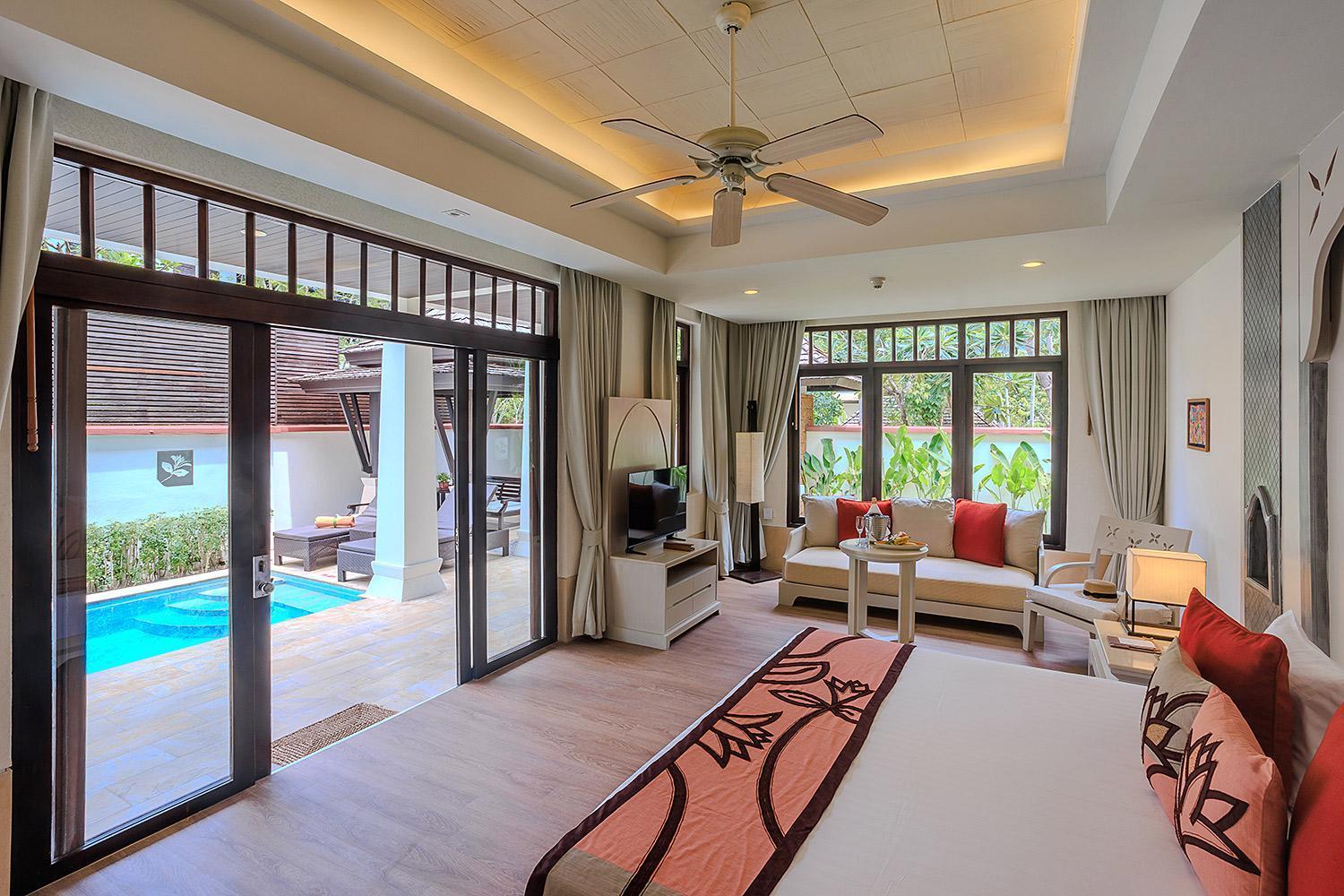 Private Garden Pool Round Trip Airport Transfer