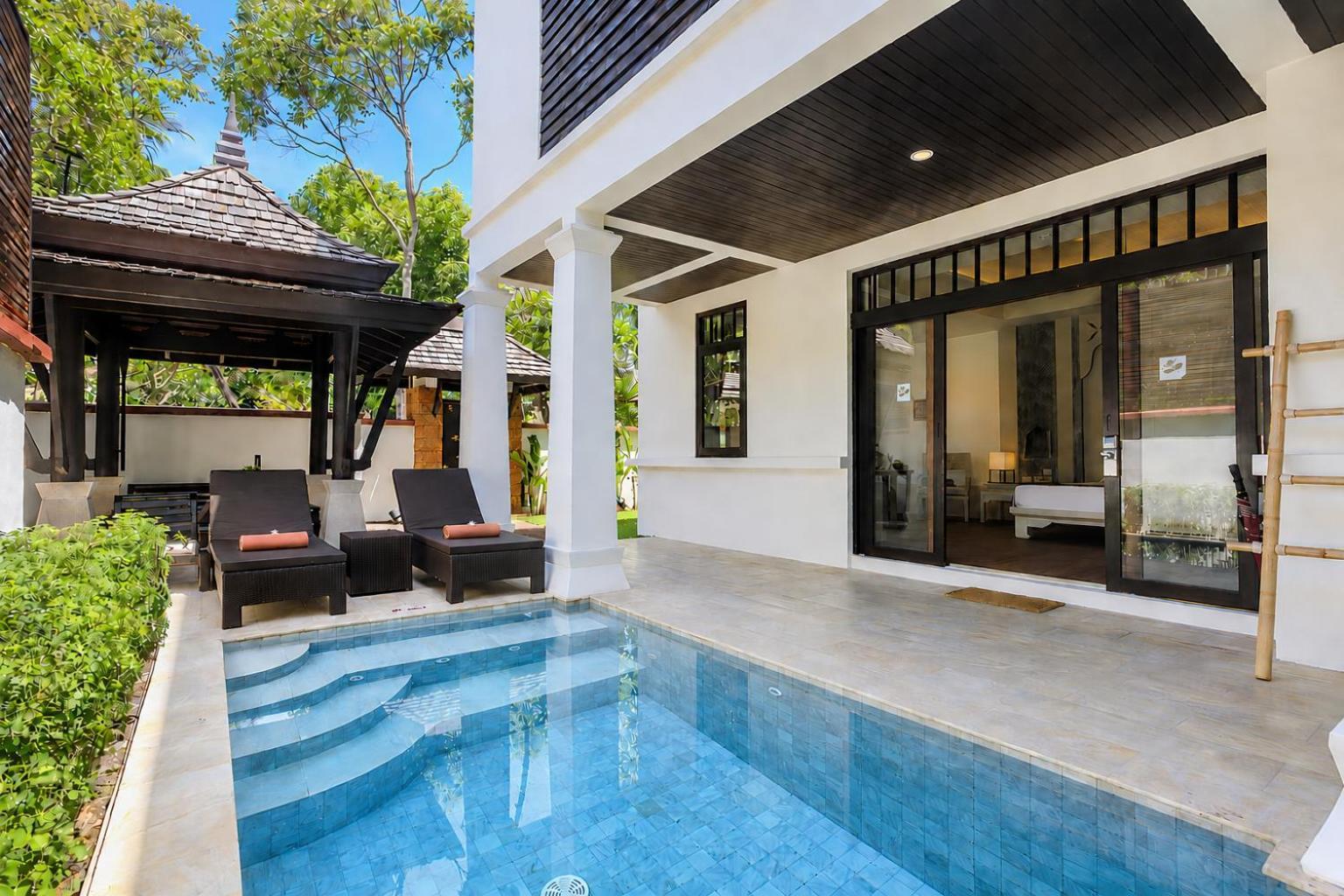 Private Garden Pool Round Trip Airport Transfer