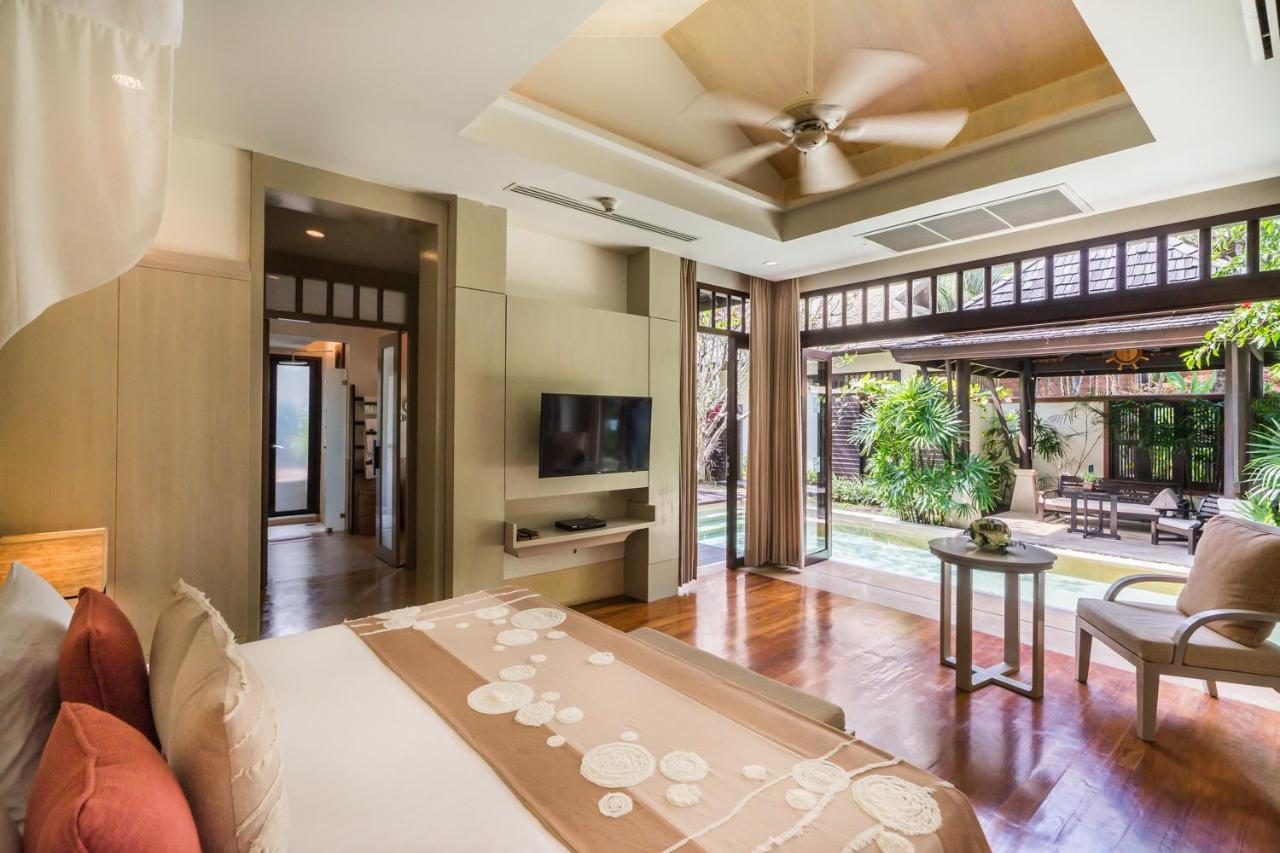 Presidential Suite Round Trip Airport Transfer